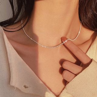 【最安値】キラキラ　シルバー　上品　ネックレス　華奢　鎖骨チェーン　ユニセックス(ネックレス)