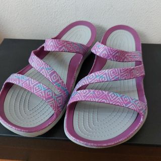 クロックス(crocs)のcrocs クロックス サンダル 22cm(サンダル)