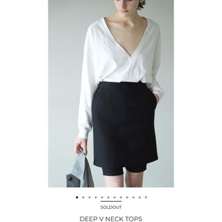 CLANE - CLANE クラネ　DEEP ＶNECK TOPS