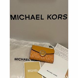 マイケルコース(Michael Kors)の新品 MICHAEL KORS キーケース キーリング MKシグネチャー  黄色(キーホルダー)