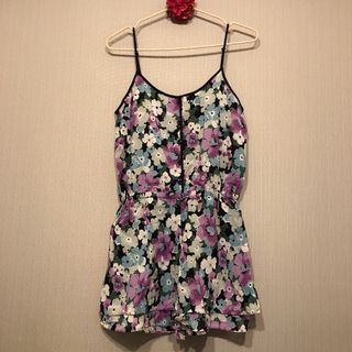 美品　rich サロペット　リッチ　花柄(サロペット/オーバーオール)