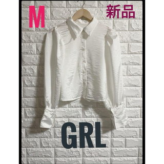 グレイル(GRL)の新品　GRL グレイル　Aライン　ホワイトシャツ　ブラウス　トップス　M(シャツ/ブラウス(長袖/七分))