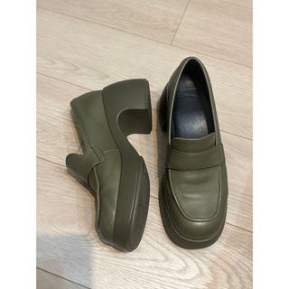 カンペール(CAMPER)のCAMPER カンペール　THELMA 厚底ローファー(ローファー/革靴)