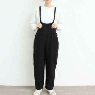 ドットアンドストライプスチャイルドウーマン(Dot&Stripes CHILDWOMAN)の綿麻ツイル製品染め サロペット(サロペット/オーバーオール)