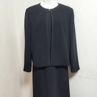 ソワール(SOIR)の17AR大きいサイズ 高級東京ソワール　喪服  ブラックフォーマルセットアップ(礼服/喪服)