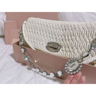 ミュウミュウ(miumiu)のナッパクリスタル(ハンドバッグ)