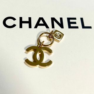 CHANEL - CHANEL　ホリデー限定  CCロゴ　チャーム  ノベリティー