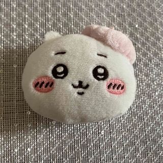 チイカワ(ちいかわ)のちいかわ　おかめぬいぐるみバッジ(キャラクターグッズ)