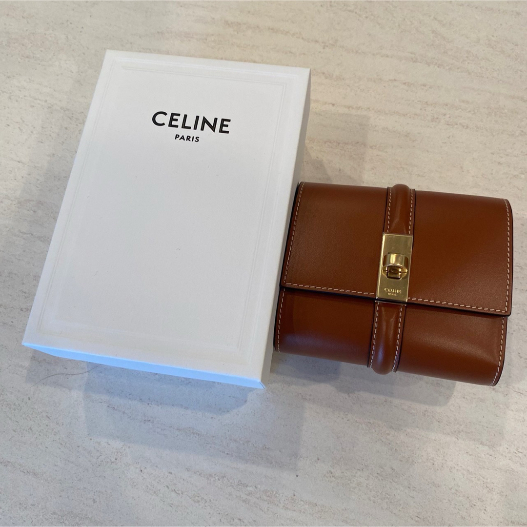 CELINE - 【最終値下げ✨新品未使用】CELINE 三つ折り財布 16 CELINE - 【最終値下げ✨新品未使用】CELINE 三つ折り財布 16
