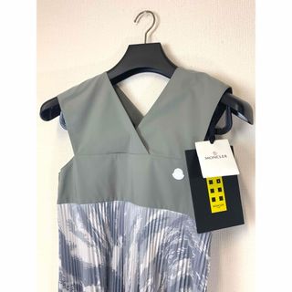 モンクレール(MONCLER)の【未使用】MONCLER × HYKE ABITO DRESS ワンピース　38(ロングワンピース/マキシワンピース)