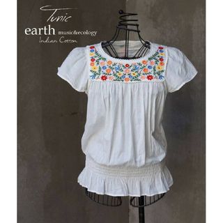 アースミュージックアンドエコロジー(earth music & ecology)のearth music&ecology 白 インド綿 花刺繍 半袖 チュニック(チュニック)