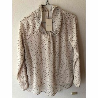 ★ groveグローブ ブラウス ライトベージュ SIZE M (商品未着用)★(シャツ/ブラウス(長袖/七分))