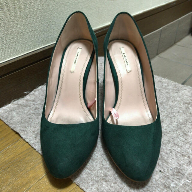 ZARA(ザラ)の美品☆ZARAスエードパンプス☆39 レディースの靴/シューズ(ハイヒール/パンプス)の商品写真