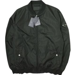 プラダ(PRADA)のPRADA プラダ 22AW Re-Nylon PLATE LOGO BOMBER JACKET 三角プレートロゴ ナイロンボンバージャケット SGH038 R121 1WQ8 54 ブラック MA-1 アウター【中古】【PRADA】(フライトジャケット)