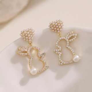 大人気 ！新品 ❤️ ハートパール × うさぎ ピアス トレンド ピアス(ピアス)