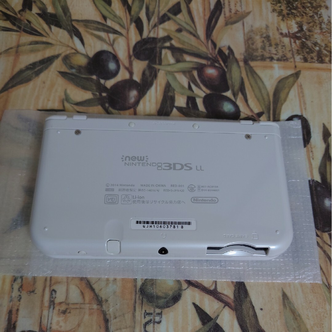 Newニンテンドー3DS LL パールホワイト超美品 完品 Newニンテンドー3DS LL パールホワイト超美品 完品