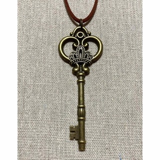 大きな鍵のペンダント　アンティークゴールド 鍵　キー　ハンドメイド　no.430