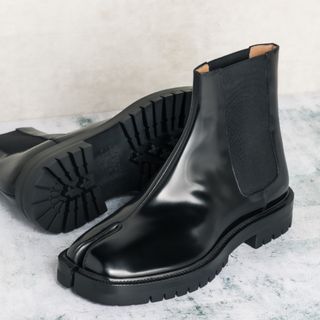 マルタンマルジェラ(Maison Martin Margiela)のメゾン マルジェラ/MAISON MARGIELA ブーツ メンズ TABI COUNTY CHELSEA サイドゴアブーツ BLACK 2024年春夏新作 S57WU0275-P3827-H8396(ブーツ)