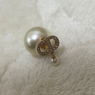 Diorピアス　ディオールピアス　ディオールパールピアス