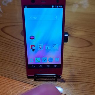 エヌティティドコモ(NTTdocomo)のdocomoアローズNXCE0682F01Fレッド(スマートフォン本体)