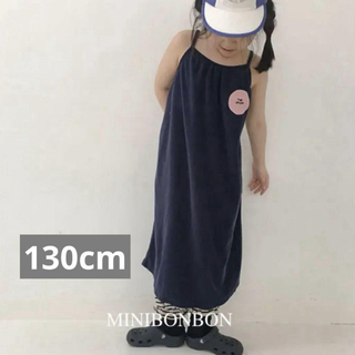 ♡ 韓国子供服　MINIBONBON ワッペンキャミワンピース　130 ♡(ワンピース)