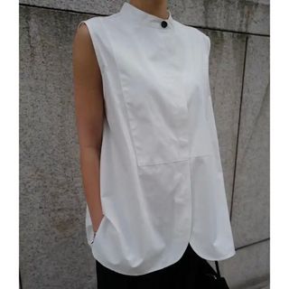 【新品】　マチャット　スリーブレスシャツ　ホワイト(シャツ/ブラウス(半袖/袖なし))