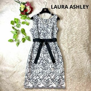 ローラアシュレイ(LAURA ASHLEY)の大きいサイズ★ローラアシュレイ　ワンピース　XL 花　リボン　刺繍　バラ　白　黒(ひざ丈ワンピース)