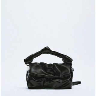 ザラ(ZARA)のZARA ザラノットソフトクロスボディバッグ　エナメル ショルダーバッグ(ショルダーバッグ)