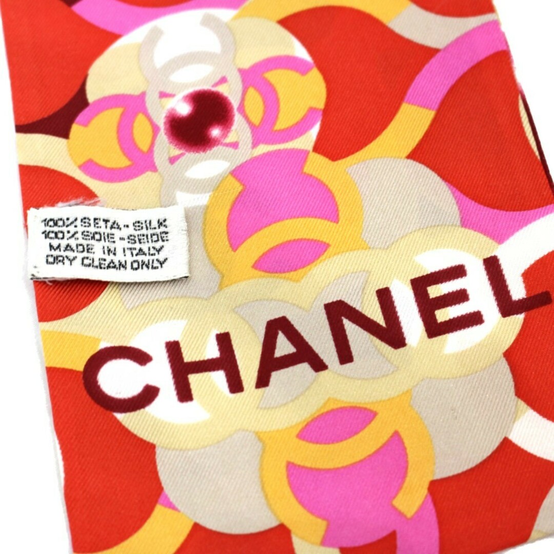 CHANEL - CHANEL シャネル スカーフ レッド系 シルク100 CHANEL - CHANEL シャネル スカーフ レッド系 シルク100