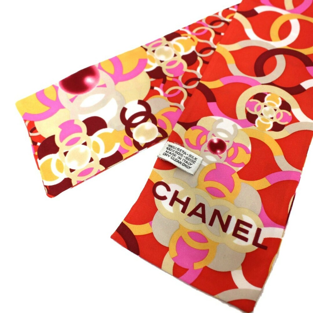 CHANEL - CHANEL シャネル スカーフ レッド系 シルク100 CHANEL - CHANEL シャネル スカーフ レッド系 シルク100