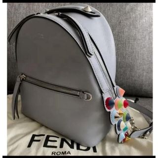 フェンディ(FENDI)のFENDI マルチカラー スタッズ リュック バックパックレザー  極美品(リュック/バックパック)