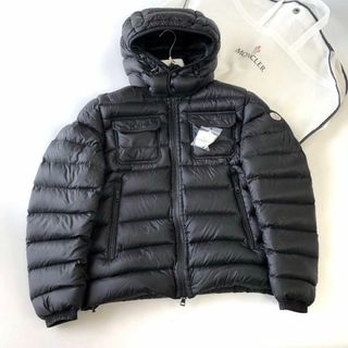 モンクレール(MONCLER)の美品　モンクレール　バレンス　紺色　ダウン　コミックラベル(ダウンジャケット)