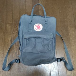 フェールラーベンカンケン(FJALLRAVEN KANKEN)のフェールラーベン　カンケンリュック　濃グレー（graphite 031）(リュック/バックパック)