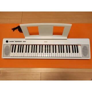 ヤマハ(ヤマハ)のYAMAHA piaggero 電子キーボード 61鍵盤 NP-12WH(キーボード/シンセサイザー)