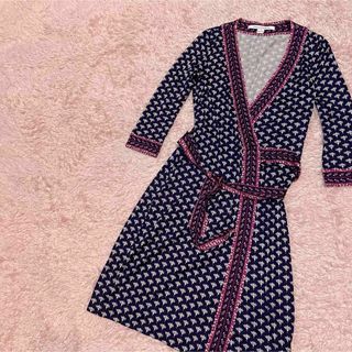 ダイアンフォンファステンバーグ(DIANE von FURSTENBERG)の【美品】ダイアンフォンファステンバーグ　カシュクールワンピース　花柄(ひざ丈ワンピース)