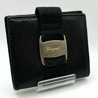サルヴァトーレフェラガモ(Salvatore Ferragamo)のフェラガモ  二つ折り財布 ヴァラ リボン ブラック ゴールド金具  レザー(財布)