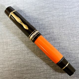 モンブラン(MONTBLANC)の【レア 送料込み】モンブラン 万年筆　ヘミングウェイ　作家シリーズ １９９２年(ペン/マーカー)