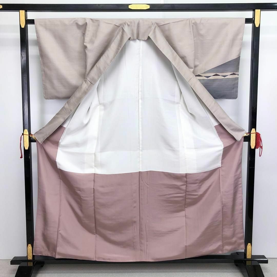 付下げ 聚蚕紬 野蚕 抽象模様 灰桜色 しつけ糸 ガード加工 K-3277 付下げ 聚蚕紬 野蚕 抽象模様 灰桜色 しつけ糸 ガード加工 K-3277