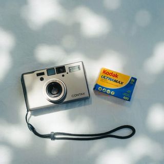 コンタックス(CONTAX)の【極美品】コンタックスT3 ケース&ストラップ付きCONTAX(フィルムカメラ)