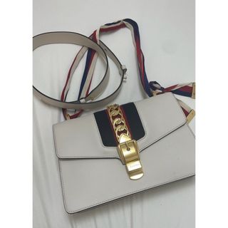 グッチ(Gucci)のgucci トリコロール　シルヴィ　ハンドバッグ(ハンドバッグ)