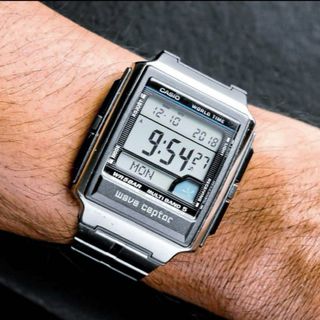 カシオ(CASIO)のカシオ デジタル腕時計　新品未使用　電波時計　マルチバンド5 レトロデザイン(腕時計(デジタル))