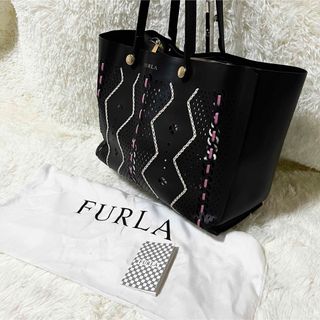 Furla - 希少　FURLA トートバッグ　パンチングレザー　刺繍　ブラック　逆台形　付属品