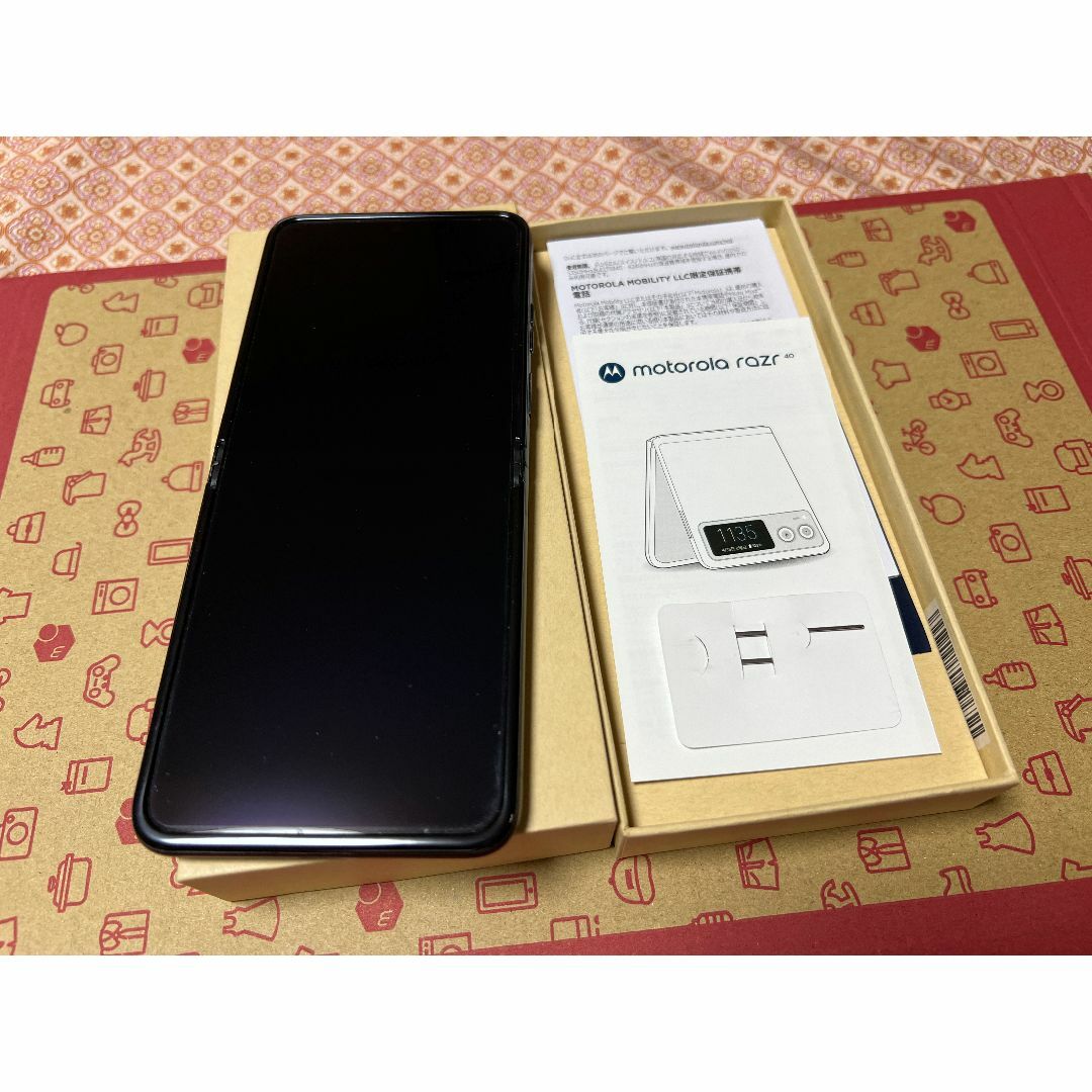 美品 motorola razr 40 8GB/256GB simフリー