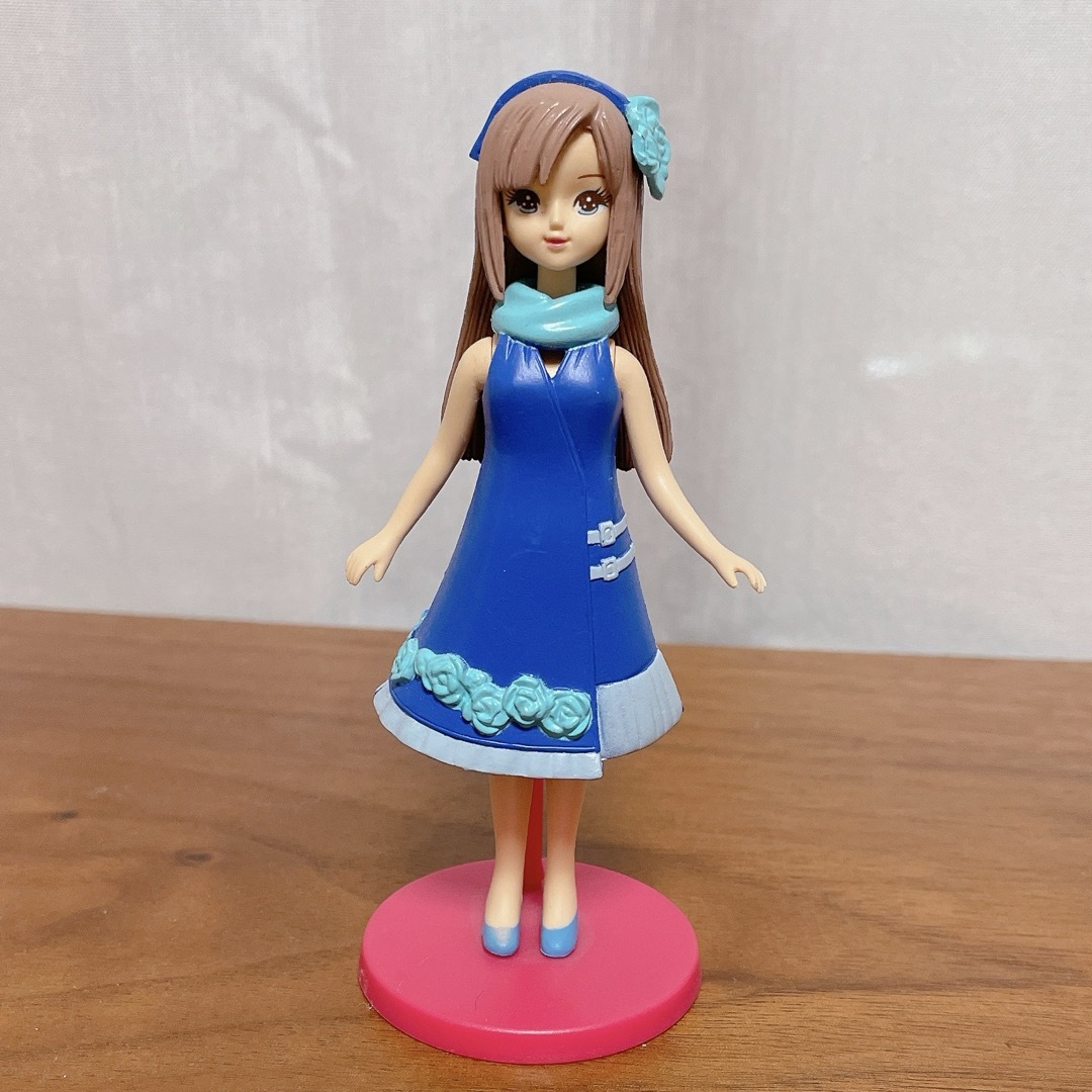 リカちゃん - りかちゃん フィギュア 青いワンピース の通販 by リカちゃん - りかちゃん フィギュア 青いワンピース の通販 by