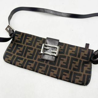 フェンディ(FENDI)の激レア✨ フェンディ　ショルダーバッグ　 ウエストポーチ　マンマバケット ズッカ(ショルダーバッグ)