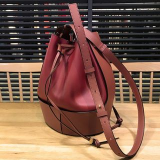 ロエベ(LOEWE)の超美品 ロエベ バルーン ミディアム 2WAY 巾着ショルダーバッグ ボルドー(ショルダーバッグ)