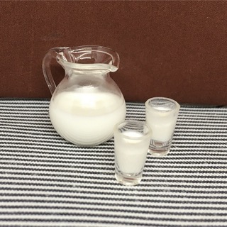 ミニチュア　ミルクピッチャー&グラス2個セット　牛乳　ミニチュアドリンク(その他)