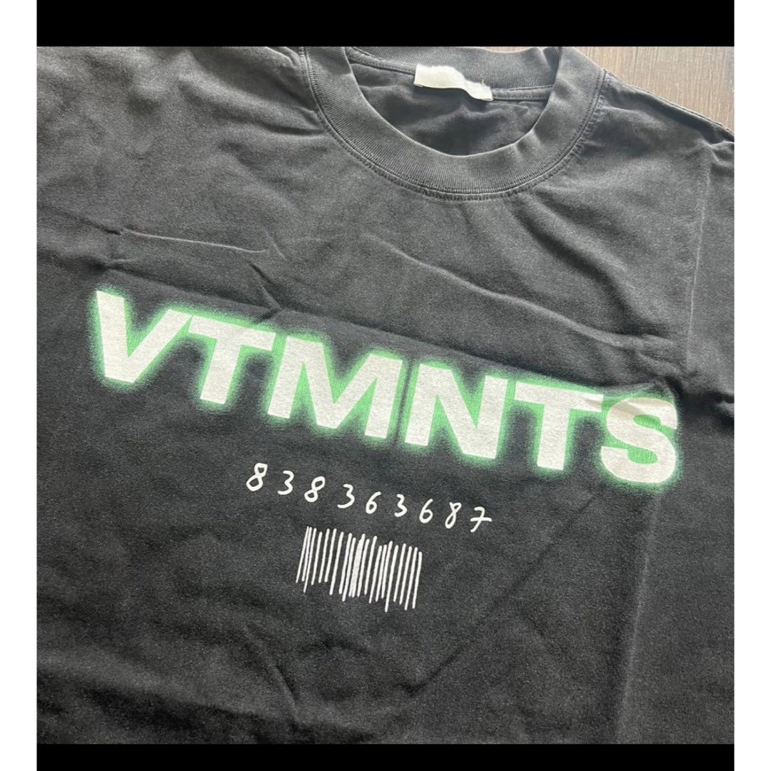 VETEMENTS - VTMNTS ヴェトモン ネオンカラー Tシャツ 半袖 VETEMENTS - VTMNTS ヴェトモン ネオンカラー Tシャツ 半袖