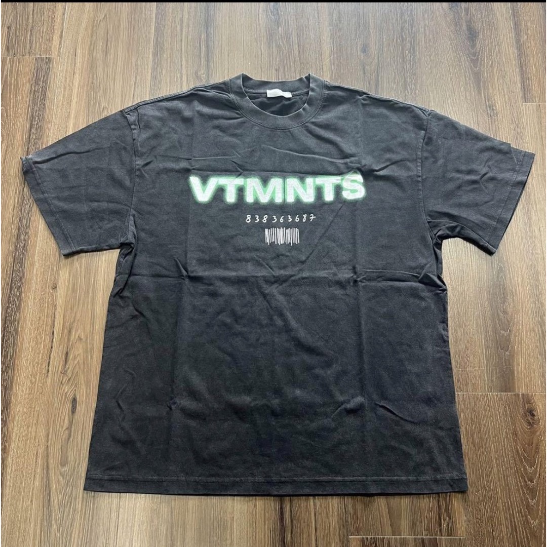 VETEMENTS - VTMNTS ヴェトモン ネオンカラー Tシャツ 半袖 VETEMENTS - VTMNTS ヴェトモン ネオンカラー Tシャツ 半袖