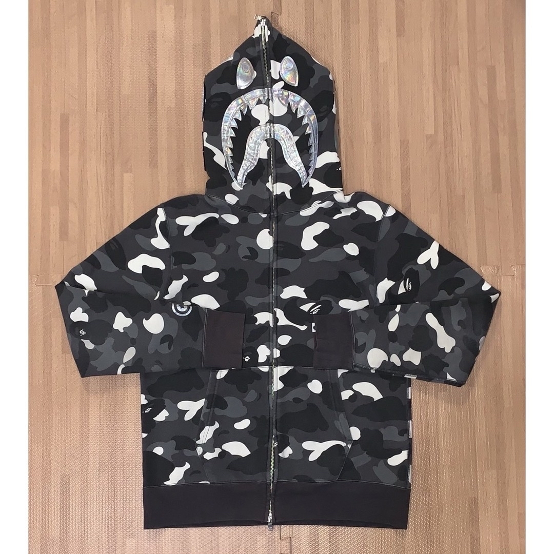 A BATHING APE - ☆激レア☆蓄光☆ APE city camo シャーク A BATHING APE - ☆激レア☆蓄光☆ APE city camo シャーク